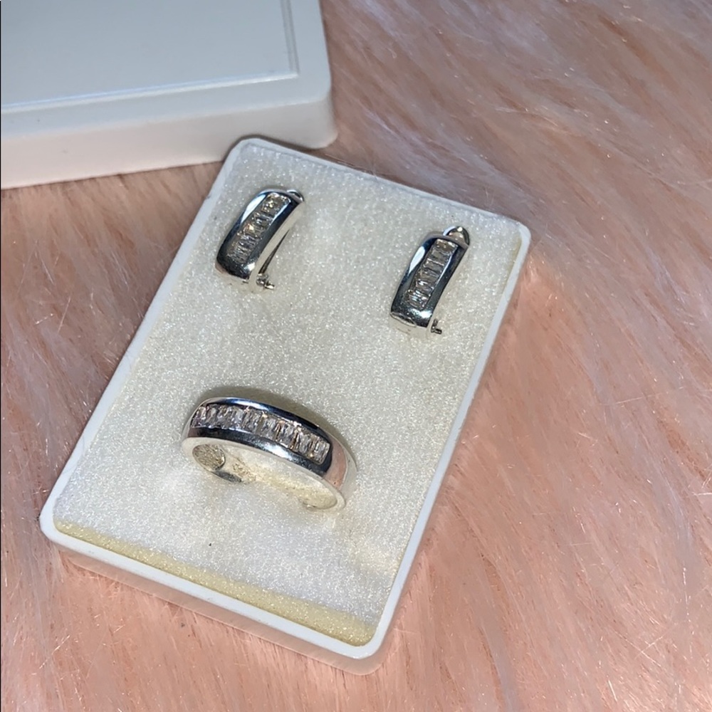 Silver 925 solid set nwot earring ring sz 7”